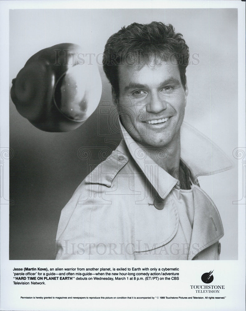 1989 Press Photo Martin Kove stars in &quot;Hard Time On Planet Earth&quot; - Historic Images