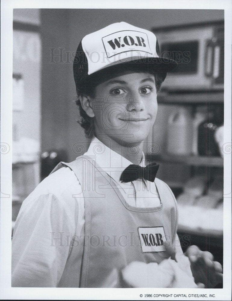 1986 Press Photo Kirk Cameron As Mike In &quot;Growing Pains&quot; - Historic Images