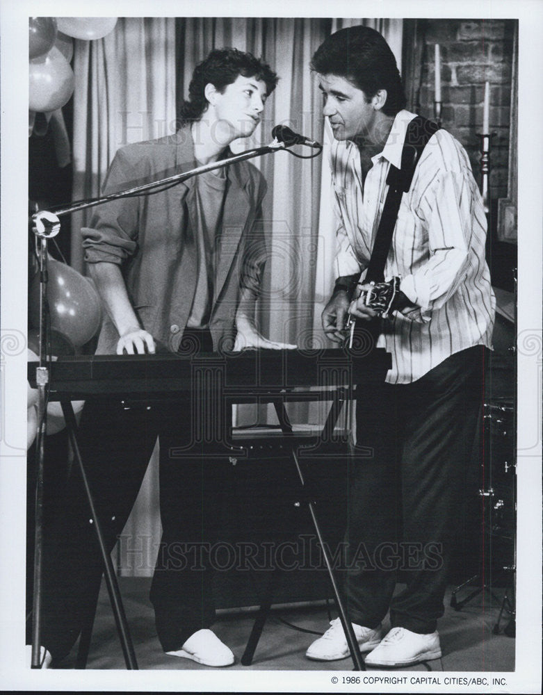 1986 Press Photo Kirk Cameron Actor Alan Thicke Growing Pains Comedy Series - Historic Images