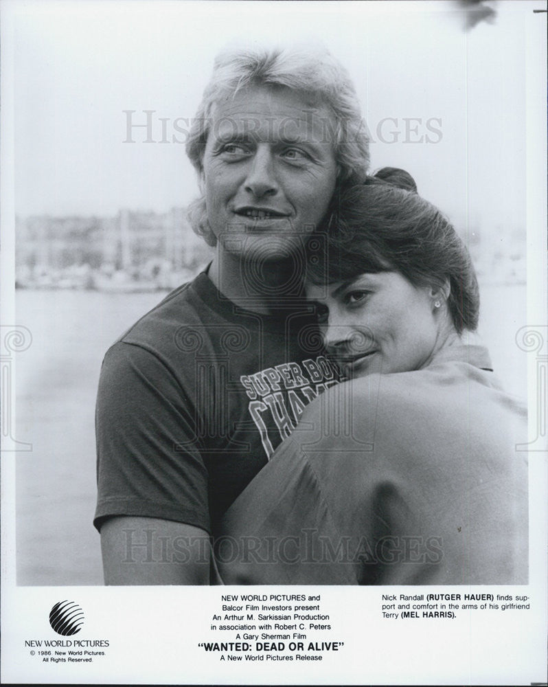 1986 Press Photo Rutger Hauer &amp; Mel Harris star in &quot;Wanted: Dead Or Alive&quot; - Historic Images