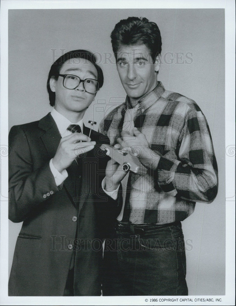 1986 Press Photo Actors Gedde Watanabe Scott Bakula Gung Ho - Historic Images