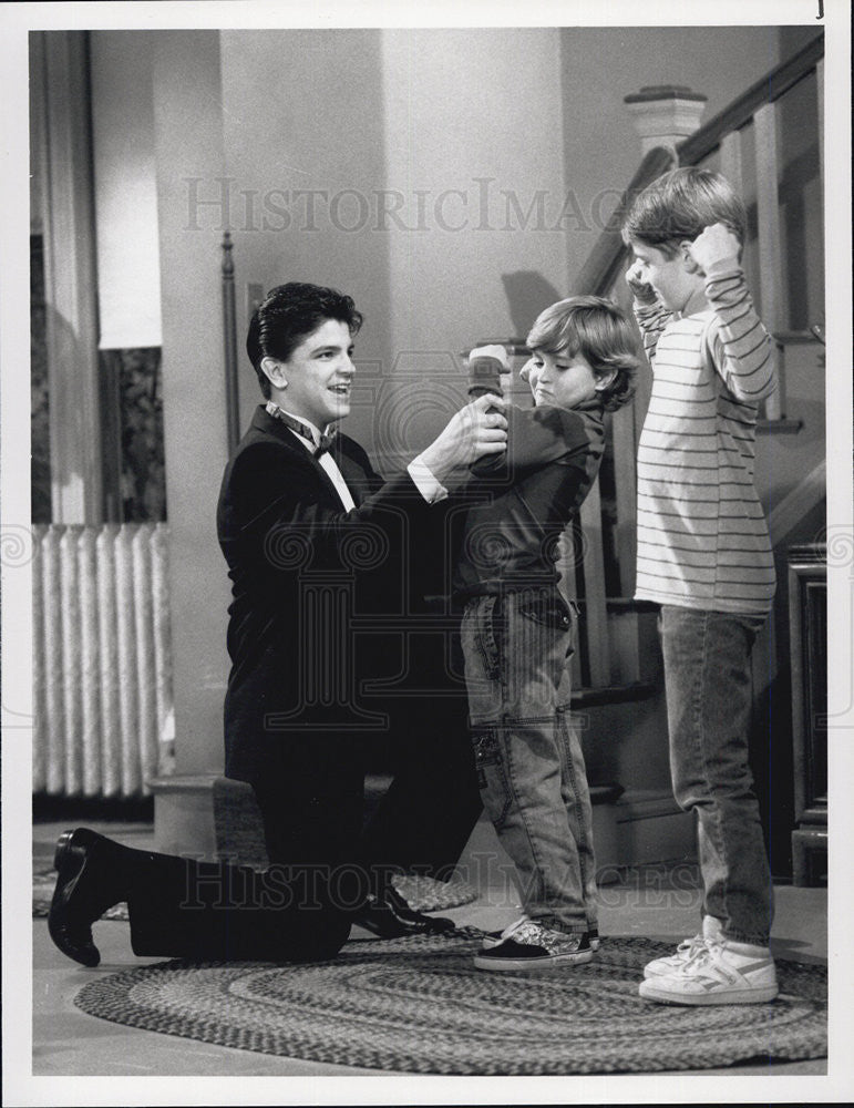 1990 Press Photo Pictured is a scene from NBC&#39;s comedy, &quot;The Hogan Family.&quot; - Historic Images