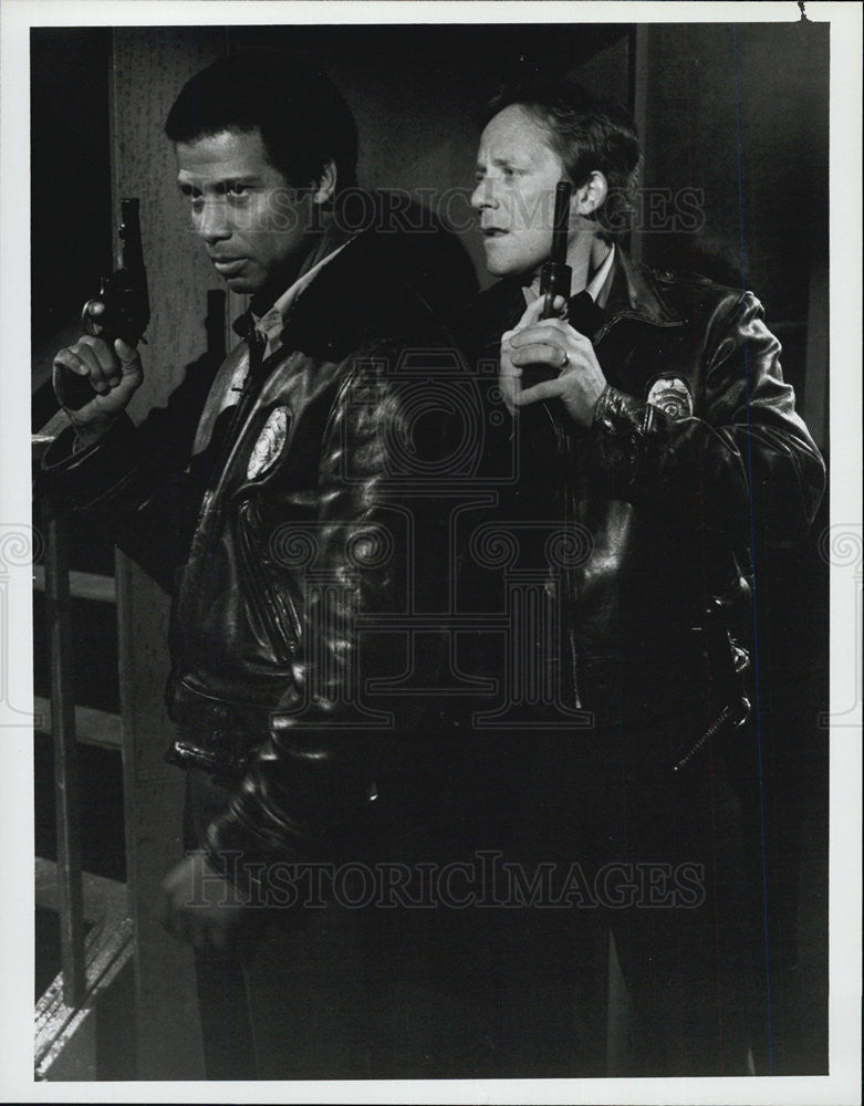 1986 Press Photo Michael Warren Actor Charles Haid Hill Street Blues Drama - Historic Images