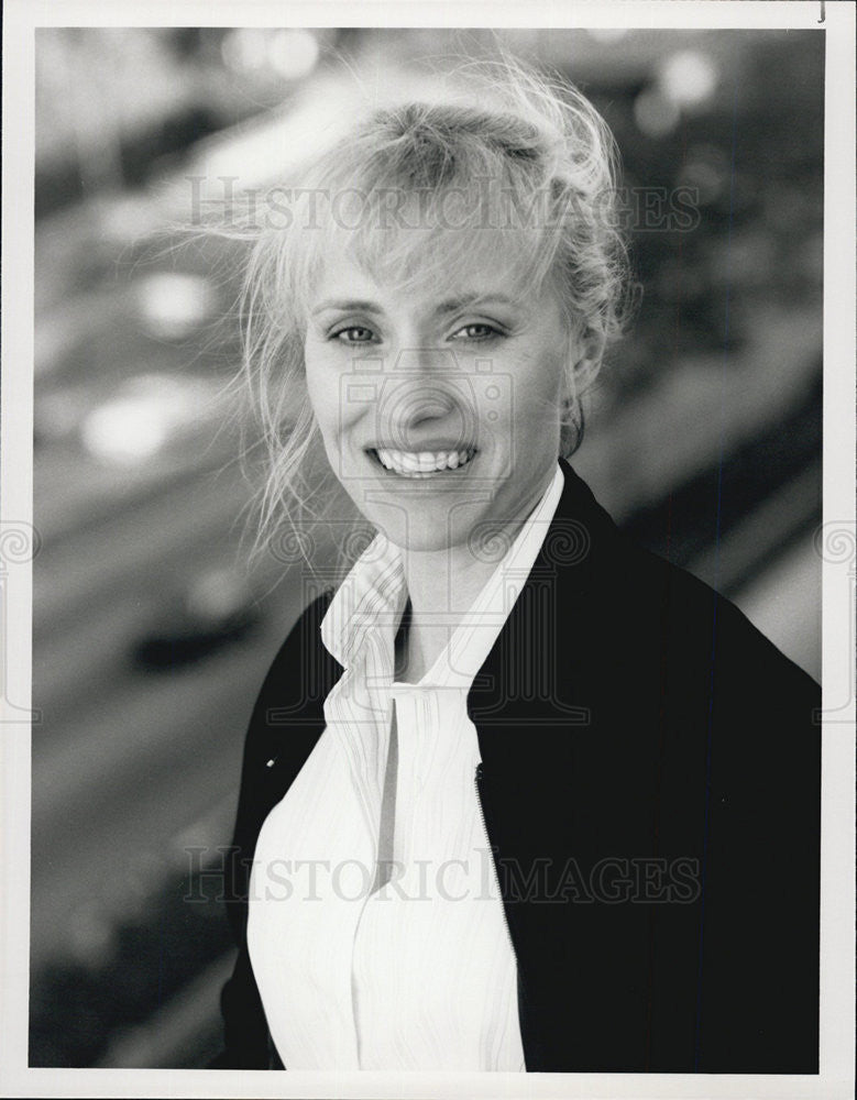 1990 Press Photo Darlene Fluegel in &quot;Hunter&quot; - Historic Images