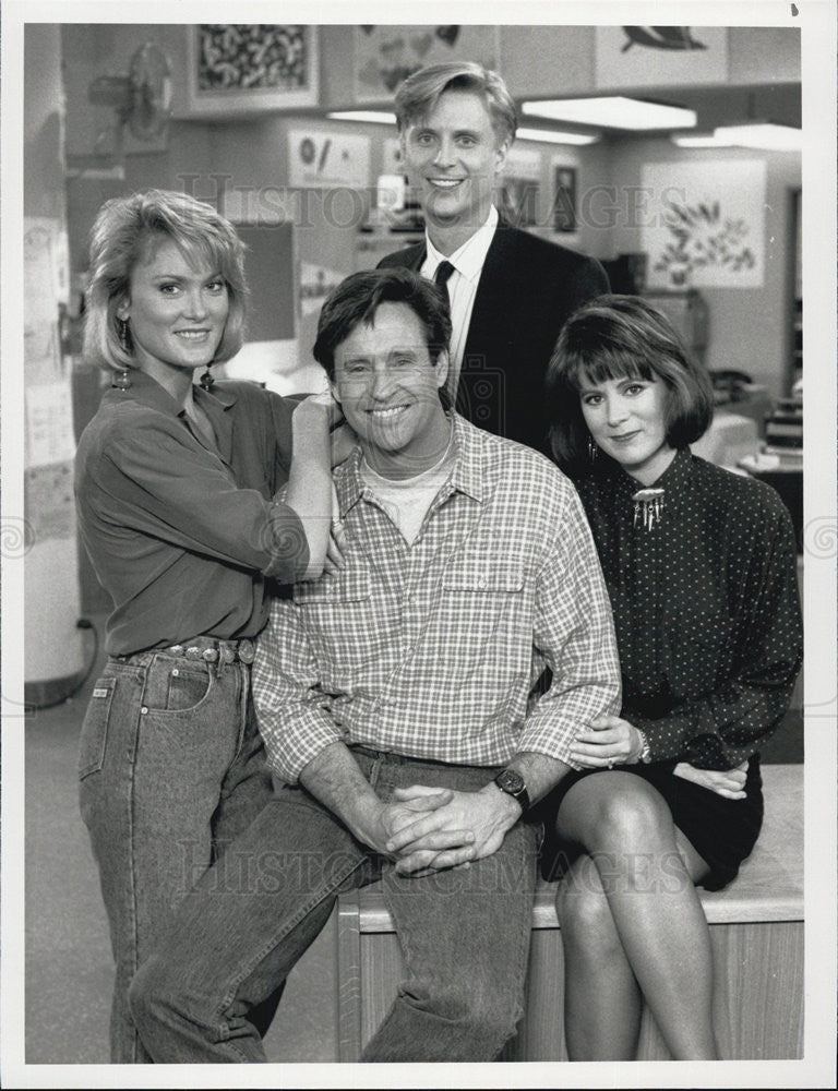 1990 Press Photo cast of &quot;FM&quot; TV show - Historic Images