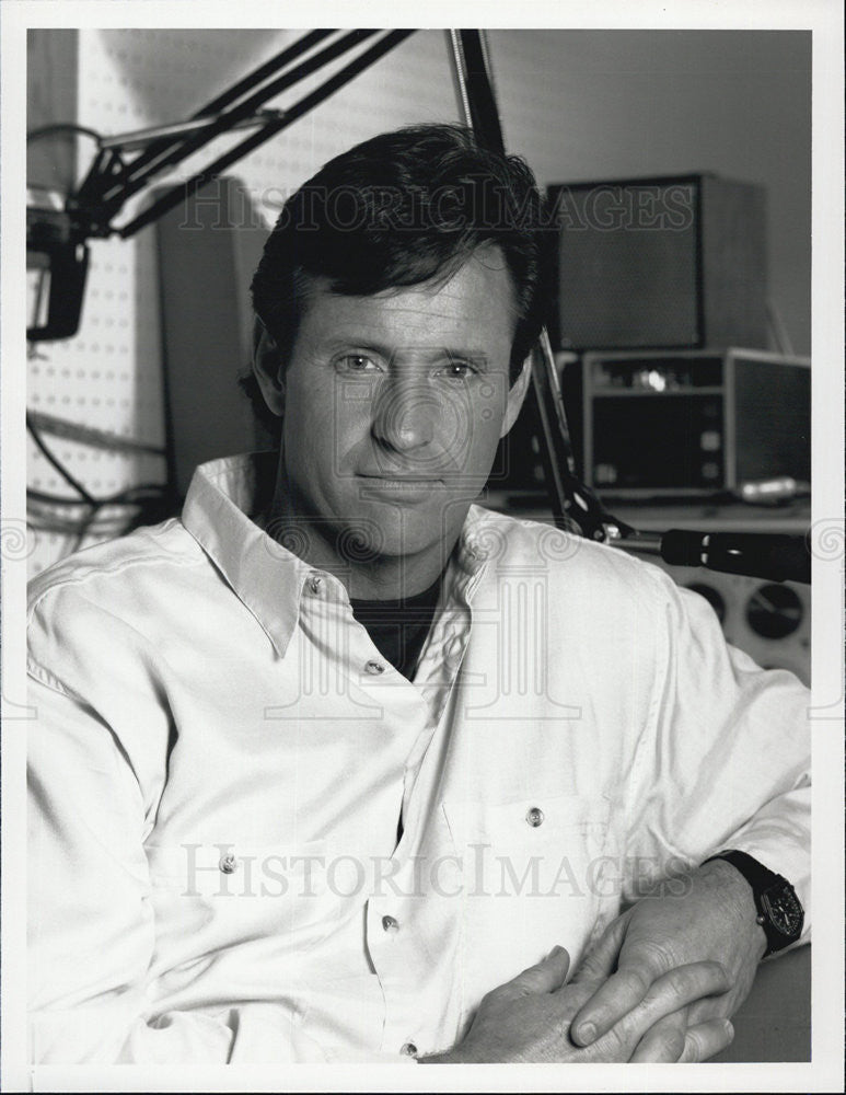 1990 Press Photo Robert Hays from &quot;FM&quot; TV show - Historic Images