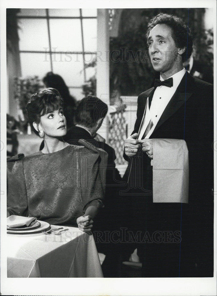 Press Photo Margret Colin and Harvey Jason from &quot;Foley Square&quot; TV show - Historic Images