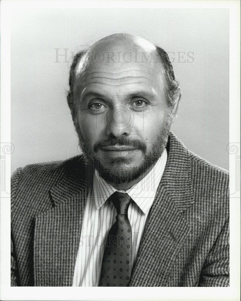 Press Photo Actor Hector Elizando stars in Foley Square, as district Attorney. - Historic Images