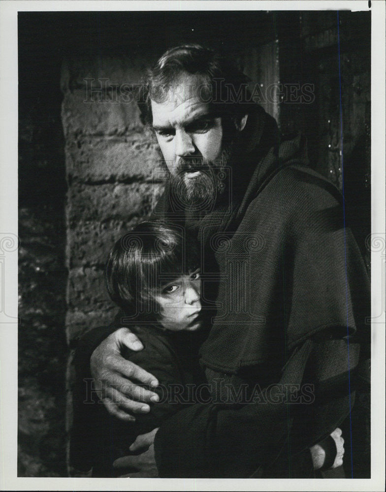 1981 Press Photo Merlin Olsen and Timothy Gibbs from &quot;FATHER MURPHY&quot; TV show - Historic Images