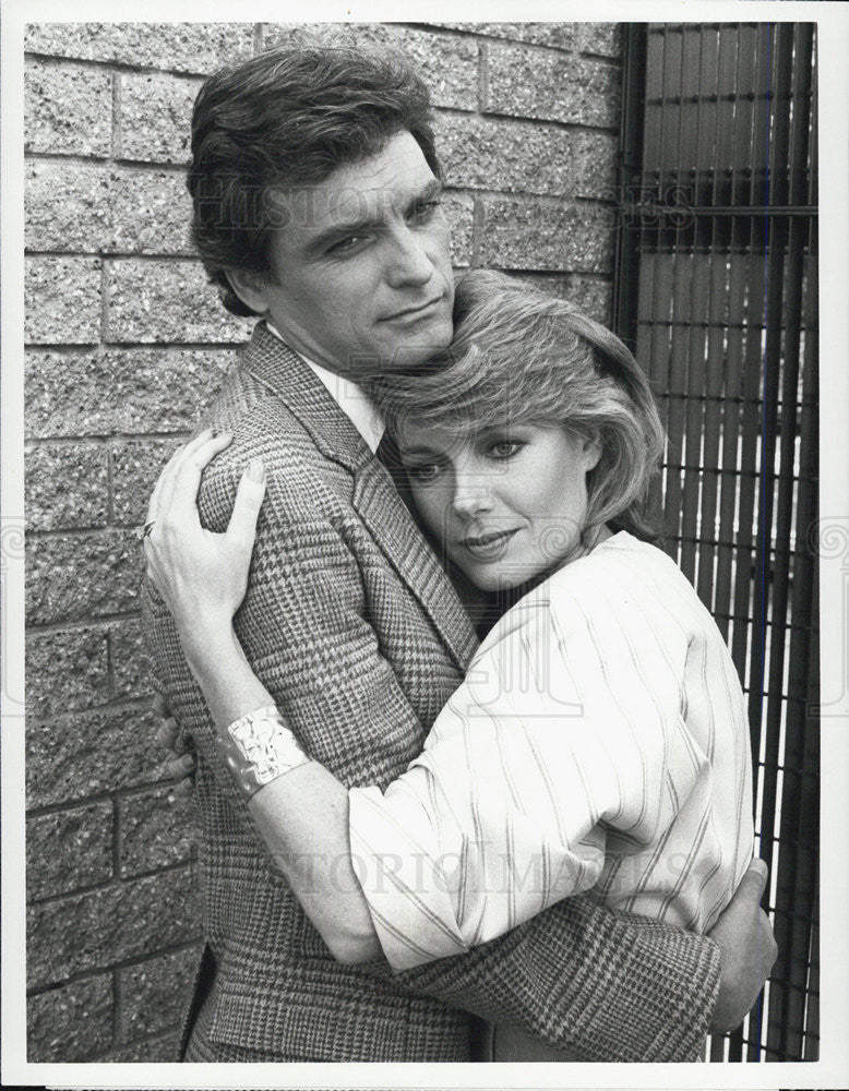 1985 Press Photo David Selby &amp; Susan Sullivan &quot;Falcon Crest&quot; - Historic Images