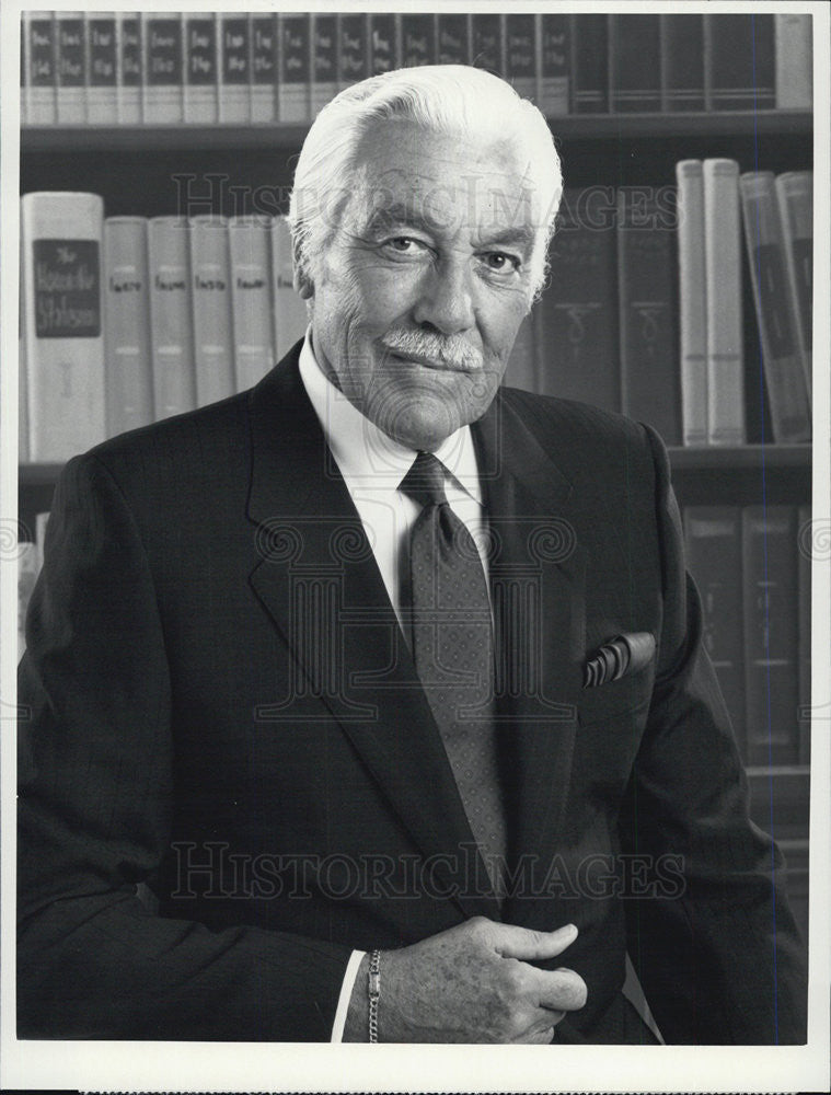 1985 Press Photo Cesar Romero in &quot;Falcon Crest&quot; - Historic Images