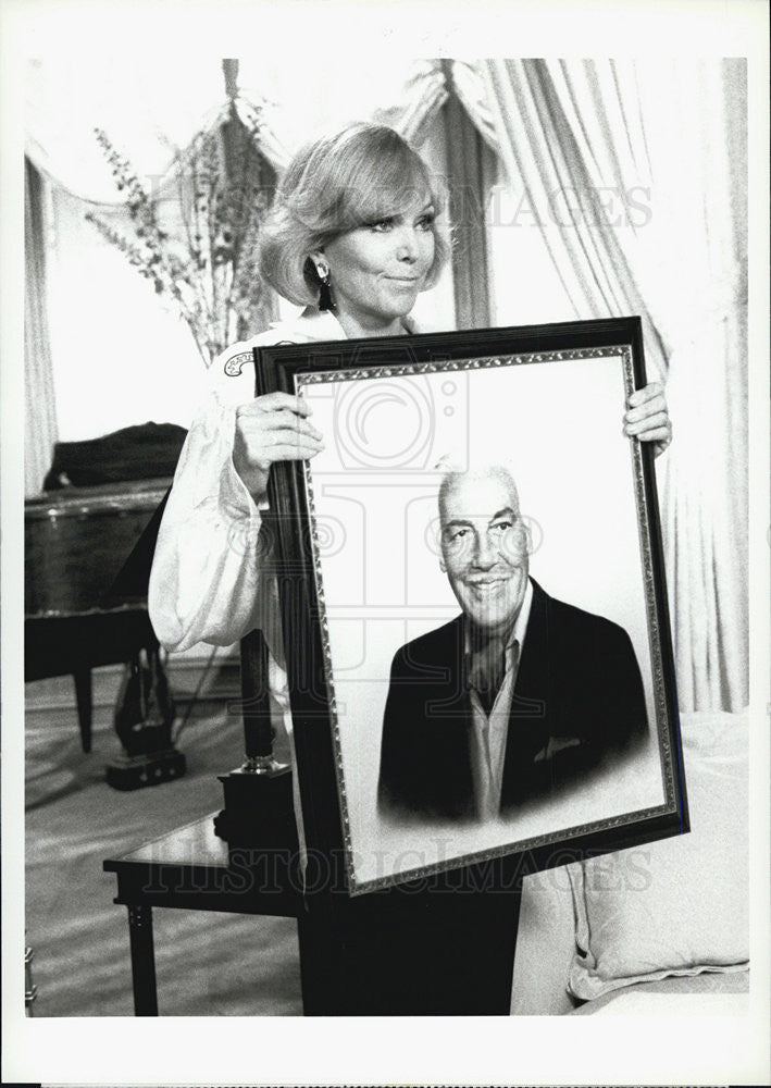 1986 Press Photo Kim Novak from &quot;FALCON CREST&quot; TV show - Historic Images