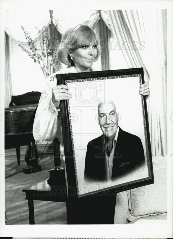 1986 Press Photo Kim Novak Actress Falcon Crest Television Drama Series - Historic Images