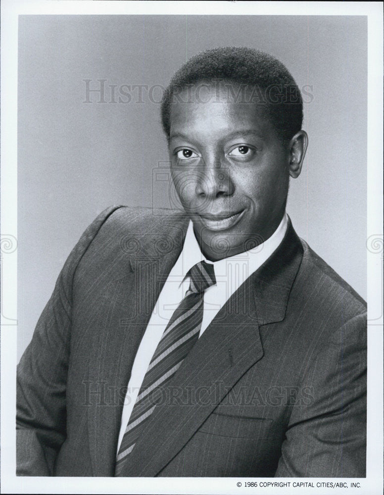 1986 Press Photo Nathan Cook in &quot;Arthur Hailey&#39;s &quot;Hotel&quot; - Historic Images