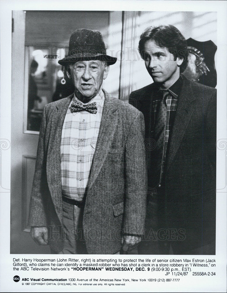 1987 Press Photo John Ritter and Jack Gilford from &quot;HOOPERMAN&quot; TV show - Historic Images