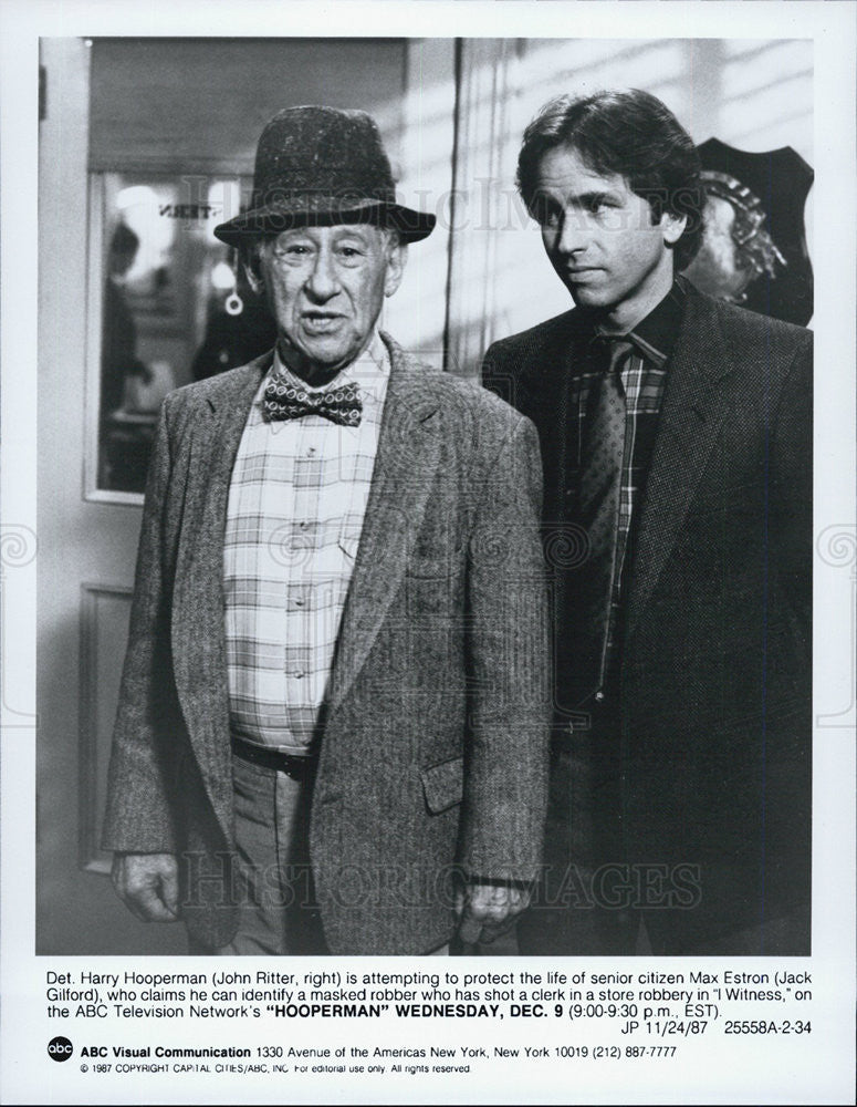 1987 Press Photo John Ritter and Jack Gilford from &quot;HOOPERMAN&quot; TV show - Historic Images