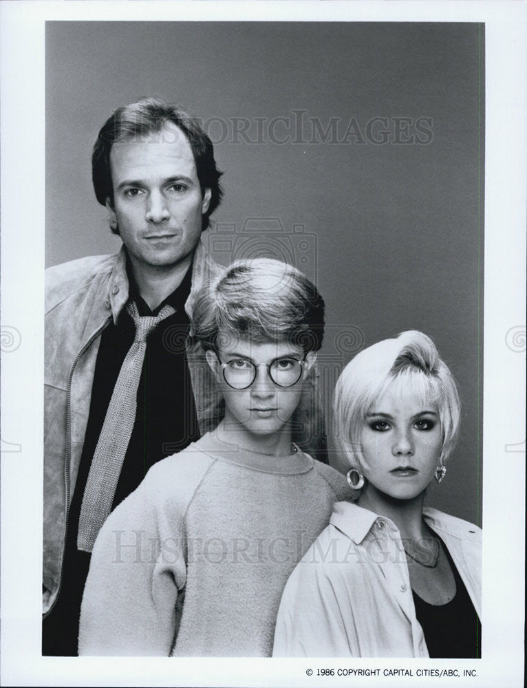 1986 Press Photo Robert Desiderio Christina Applegate Jonathan Ward - Historic Images