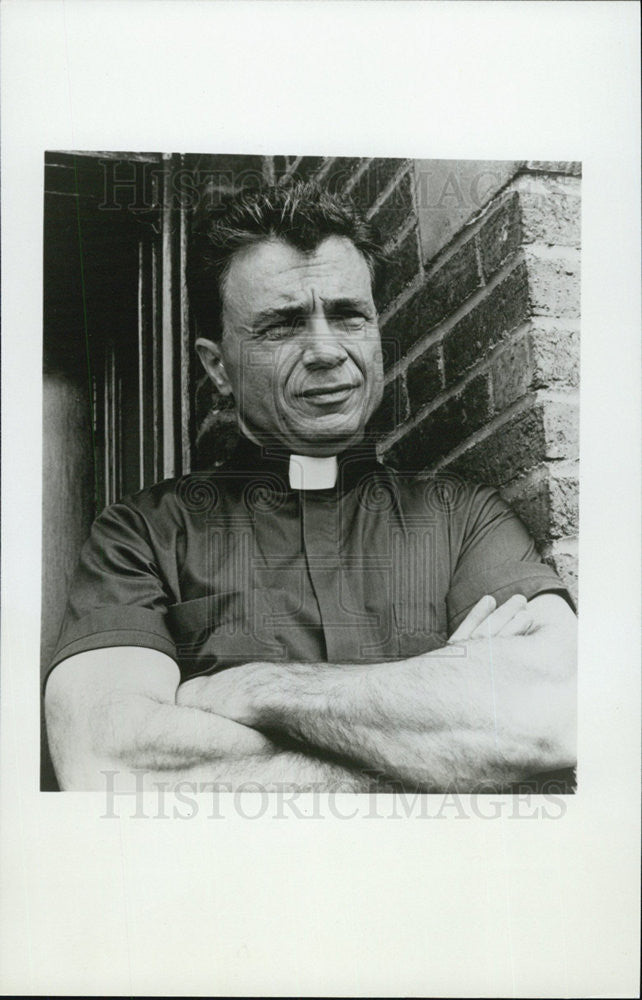 Press Photo Robert Blake from &quot;Hell Town&quot; TV show - Historic Images