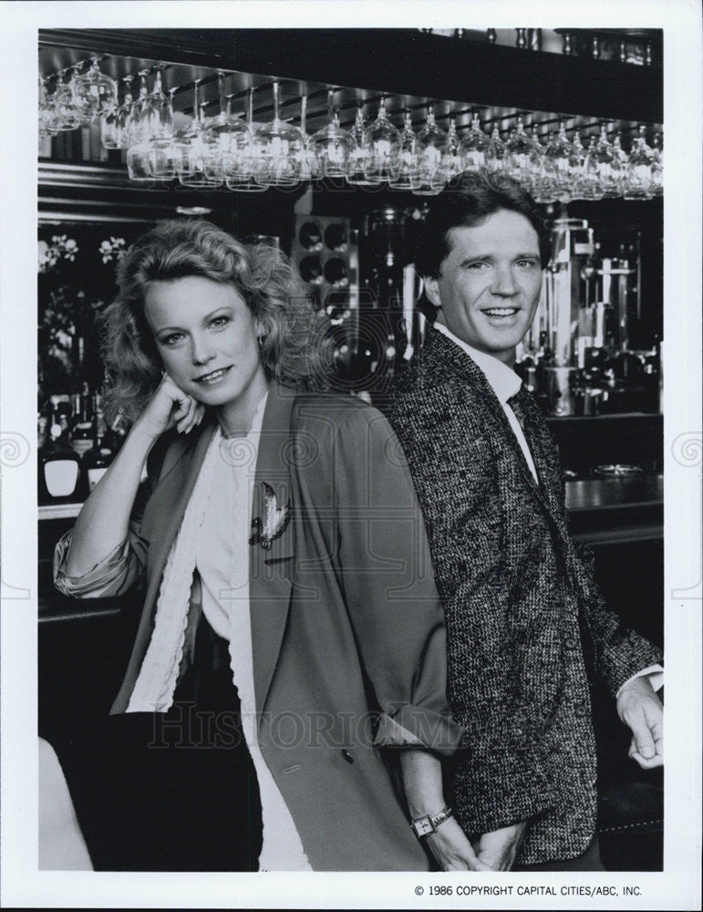 1986 Press Photo Shelley Hack Tom Mason JACK AND MIKE - Historic Images