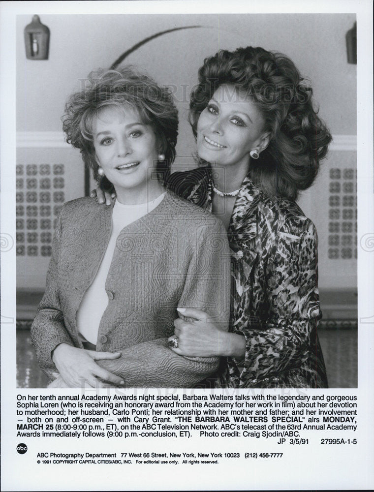 1991 Press Photo Host Barbara Walters and Sophia Loren - Historic Images