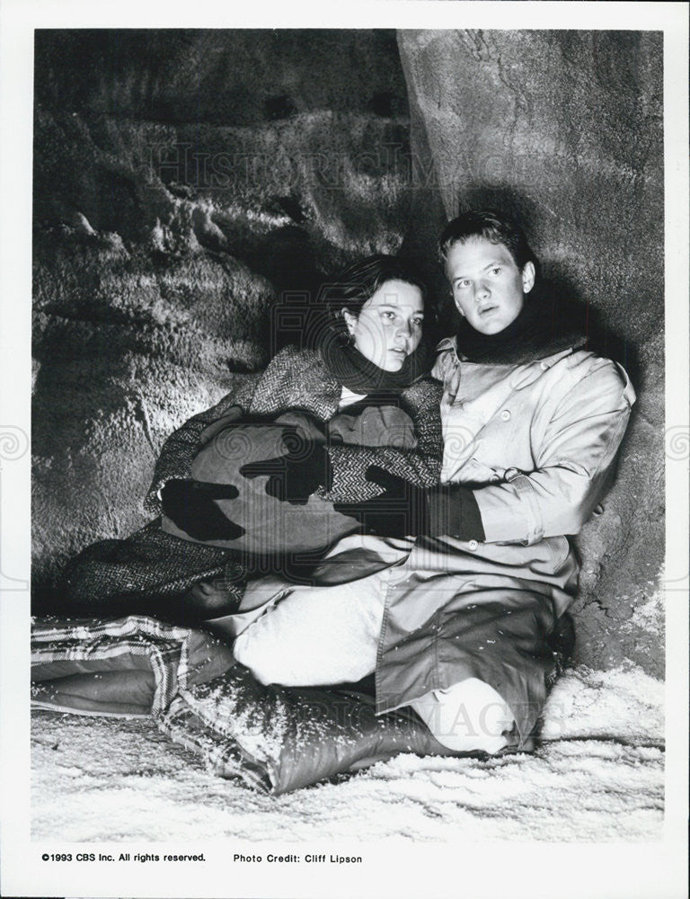 1994 Press Photo Kelli Williams &amp; Neal Patrick Harris in&quot;&quot;Snow Bound,&quot; - Historic Images