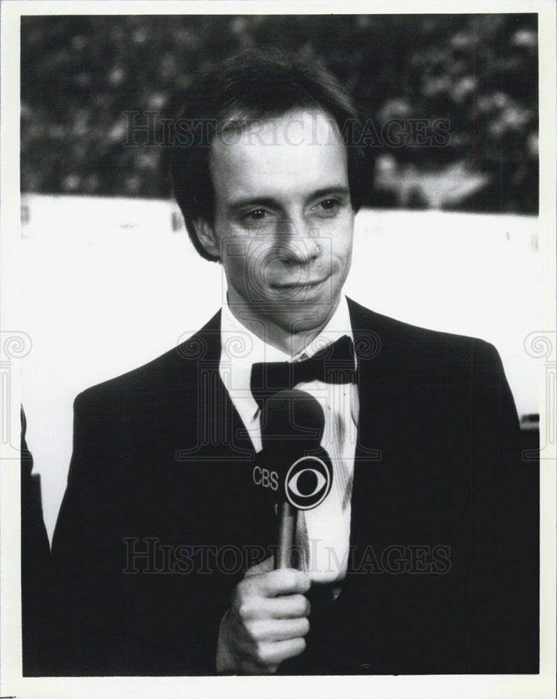 1992 Press Photo Scott Hamilton,analyst  figure skating at 1992 Olympics - Historic Images