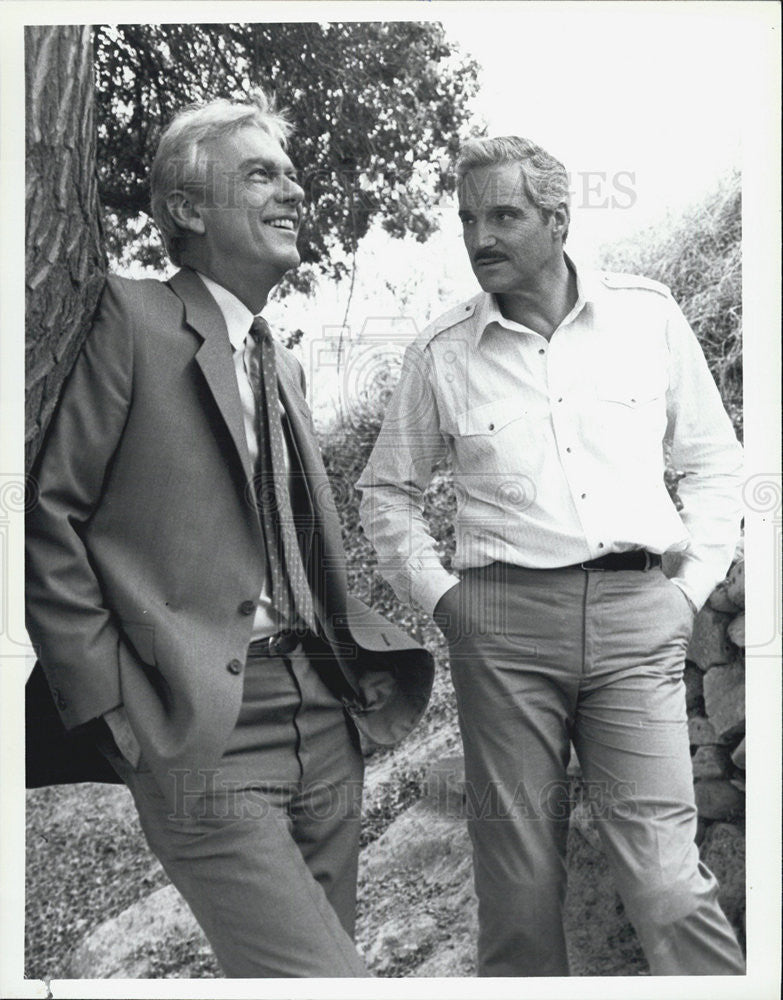 1986 Press Photo HAl Linden &amp; Peter Haskell on &quot;Blacke&#39;s Magic&quot; - Historic Images