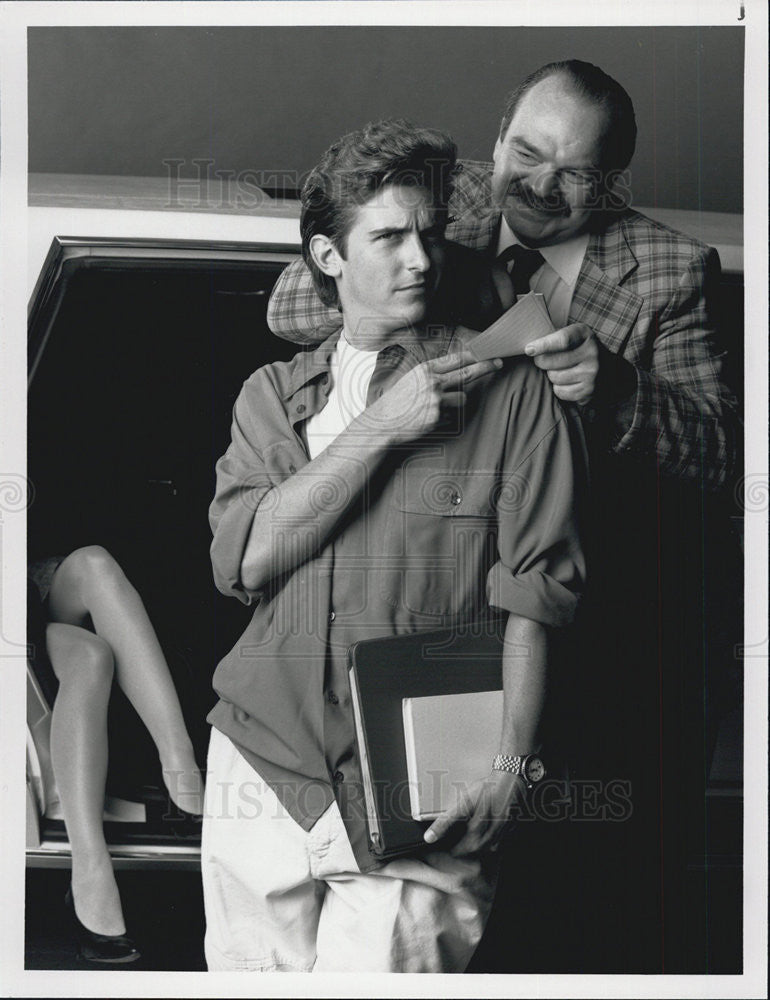 1990 Press Photo Charlie Schlatter Stars in Ferris Bueller With Richard Riehle - Historic Images