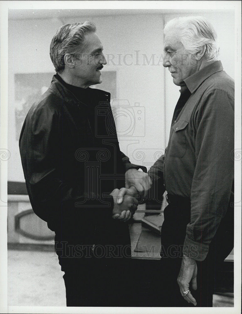 1986 Press Photo Hal Linden and Cesar Romero in &quot;Blacke&#39;s Magic&quot; - Historic Images