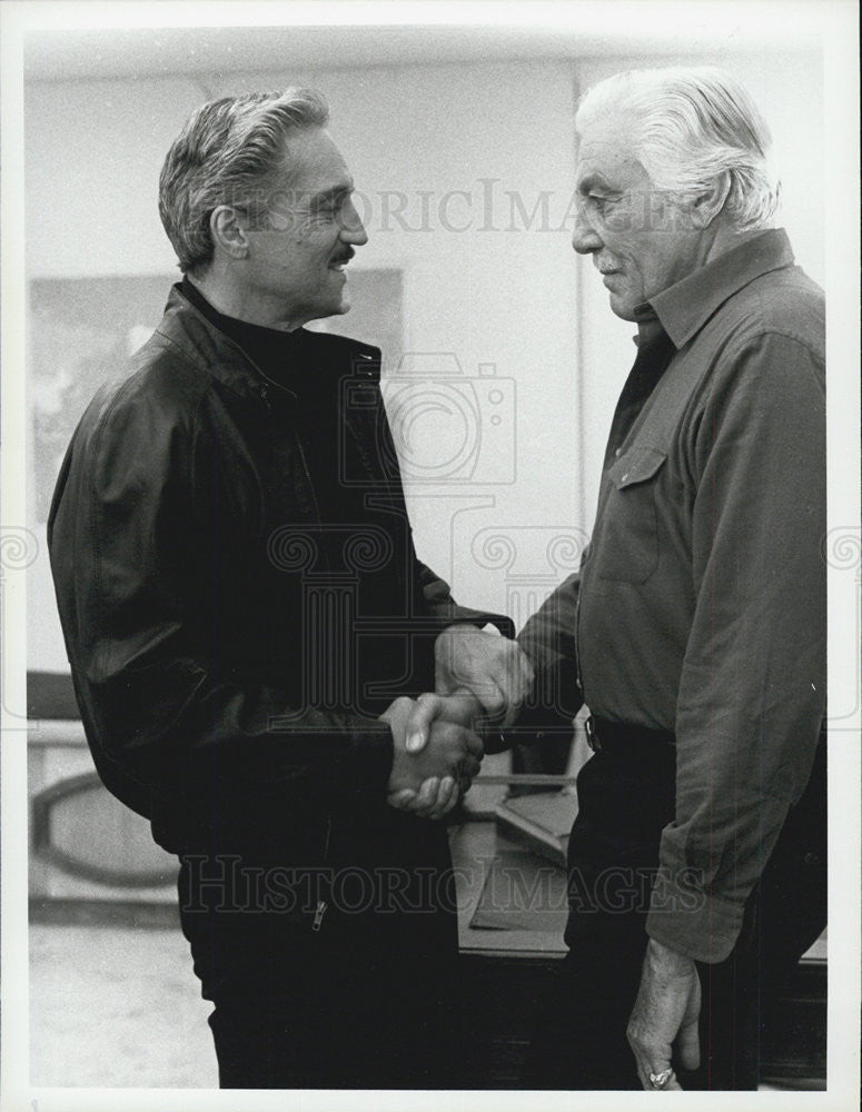 1986 Press Photo Hal Linden and Cesar Romero on &quot;Blacke&#39;s Magic&quot; - Historic Images