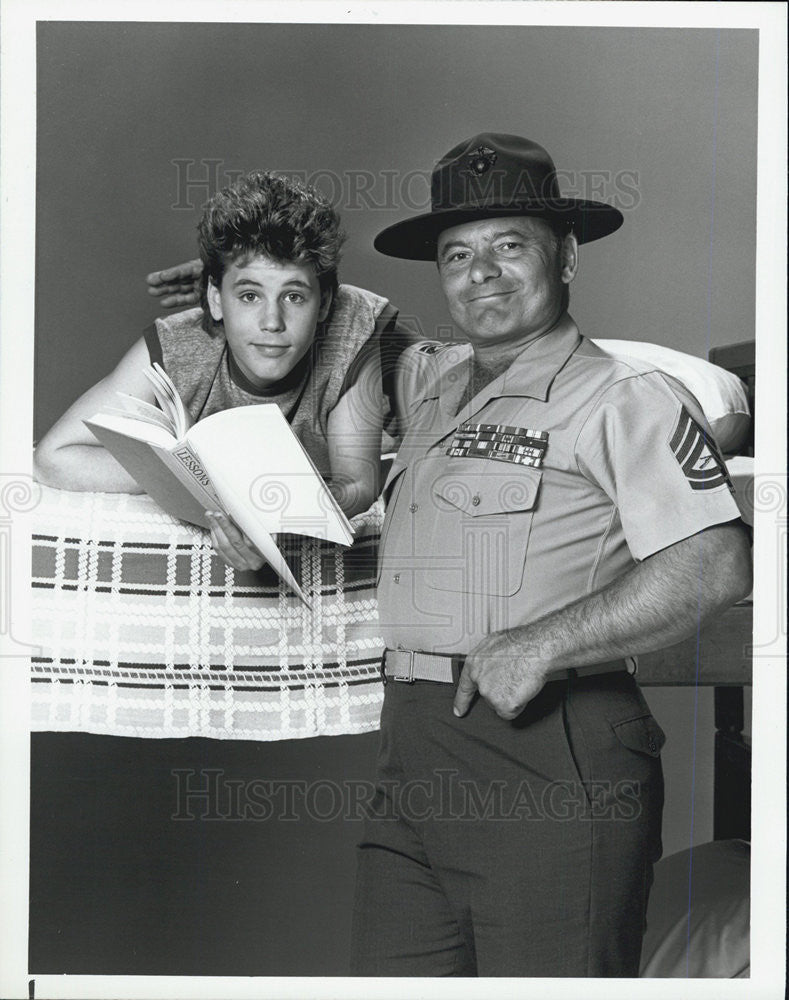 1987 Press Photo Burnt Young Corey Haim Roomies Television Show - Historic Images