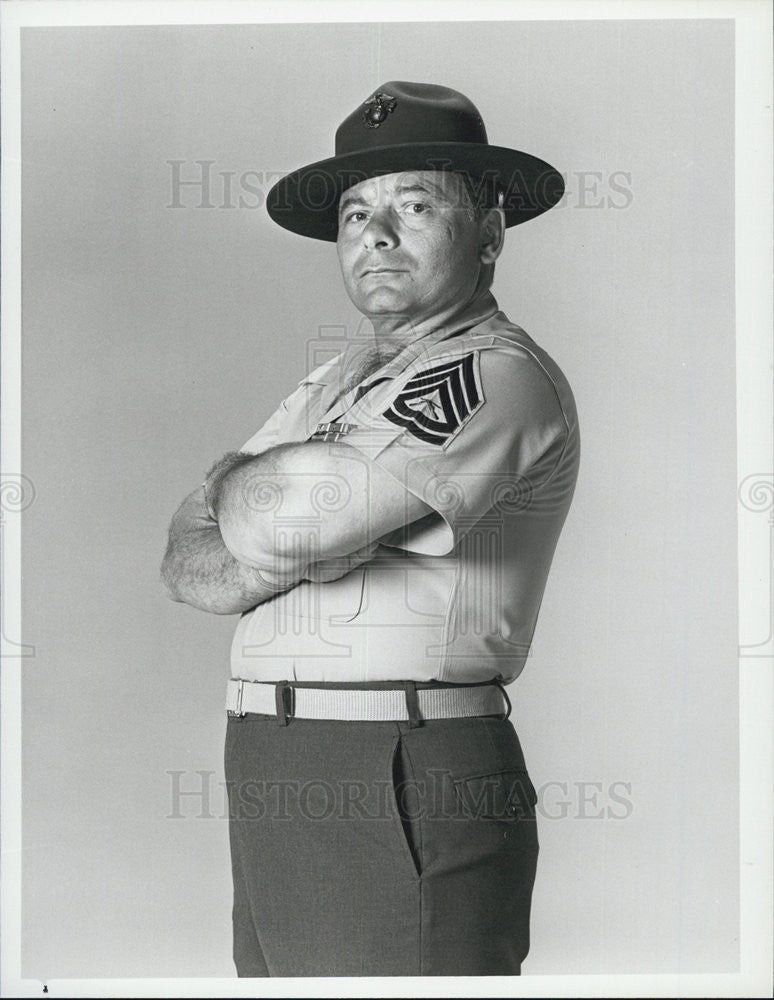 1987 Press Photo Burt Young ROOMIES - Historic Images