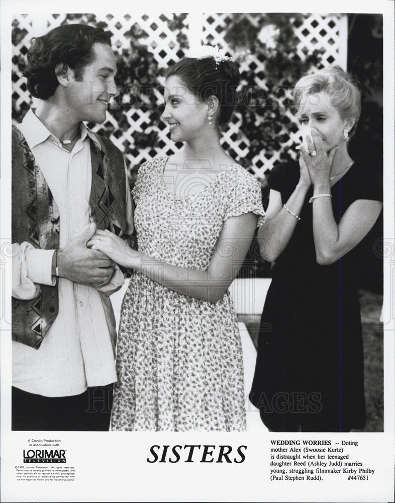 1991 Press Photo Swoosie Kurtz  Ashley Judd, and Paul Rudd star in &quot;Sisters&quot; - Historic Images