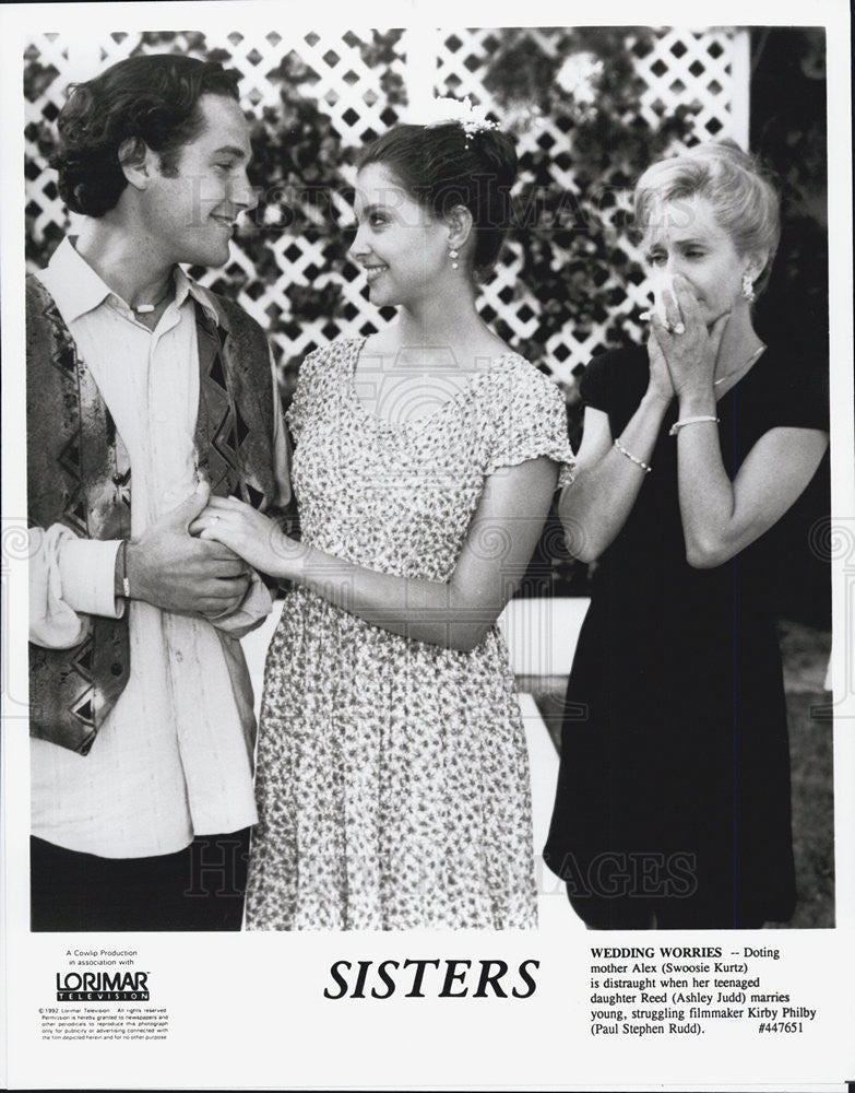 1991 Press Photo Swoosie Kurtz, Ashley Judd, and Paul Rudd star in &quot;Sisters&quot; - Historic Images