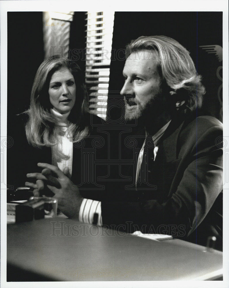 1992 Press Photo Patricia Kalember &amp; Daniel Gerrol on &quot;Sisters&quot; - Historic Images