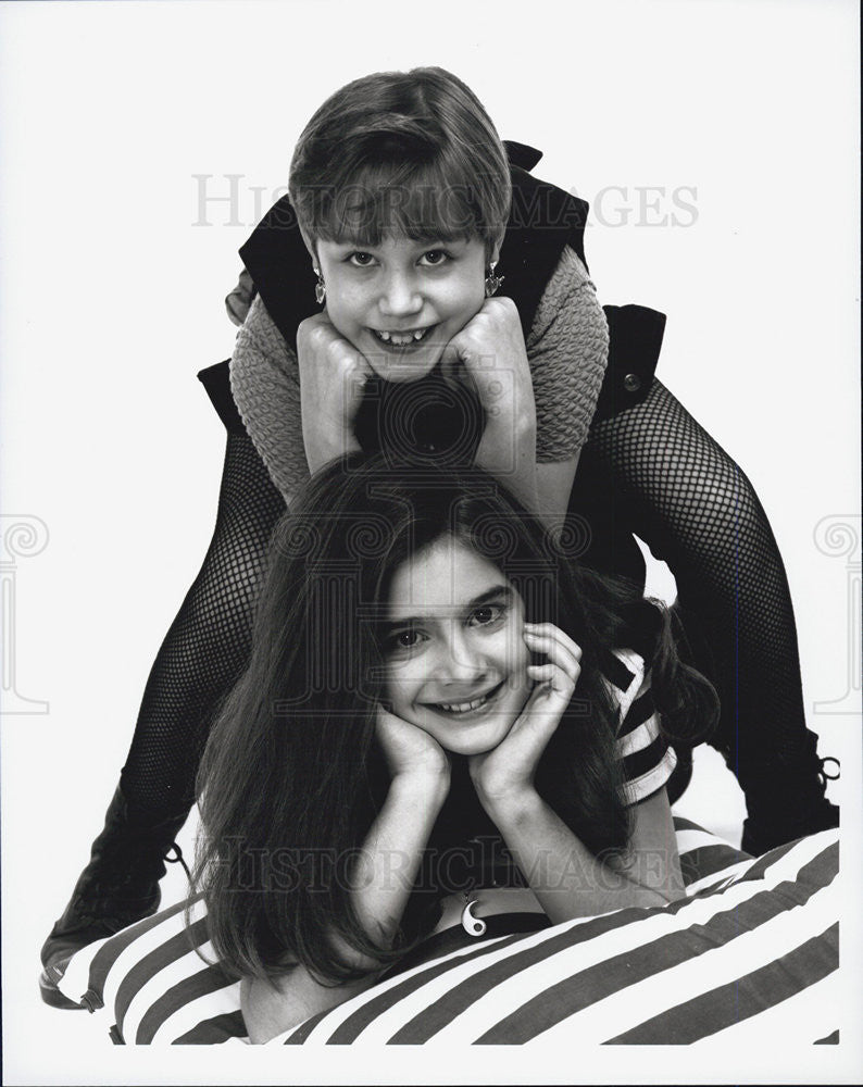 1994 Press Photo Raegan Kotz &amp; Gaby Hoffmann on &quot;Someone Like Me&quot; - Historic Images