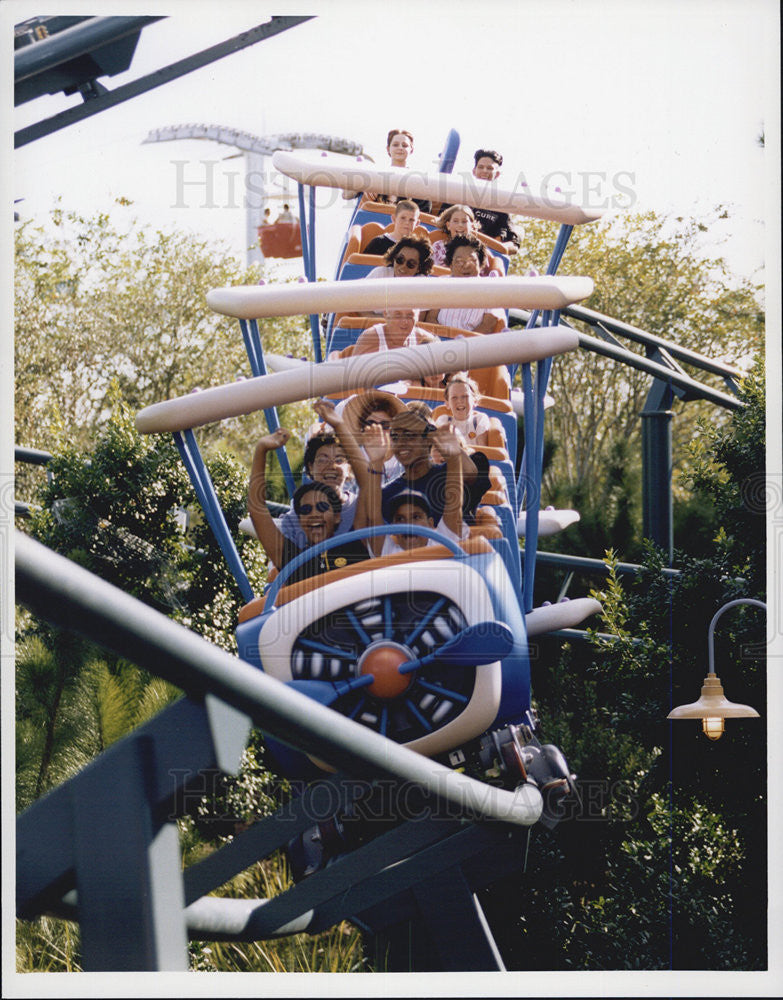 1996 Press Photo Magic Kingdom Visitors On The Barnstormer In Walt Disney World - Historic Images