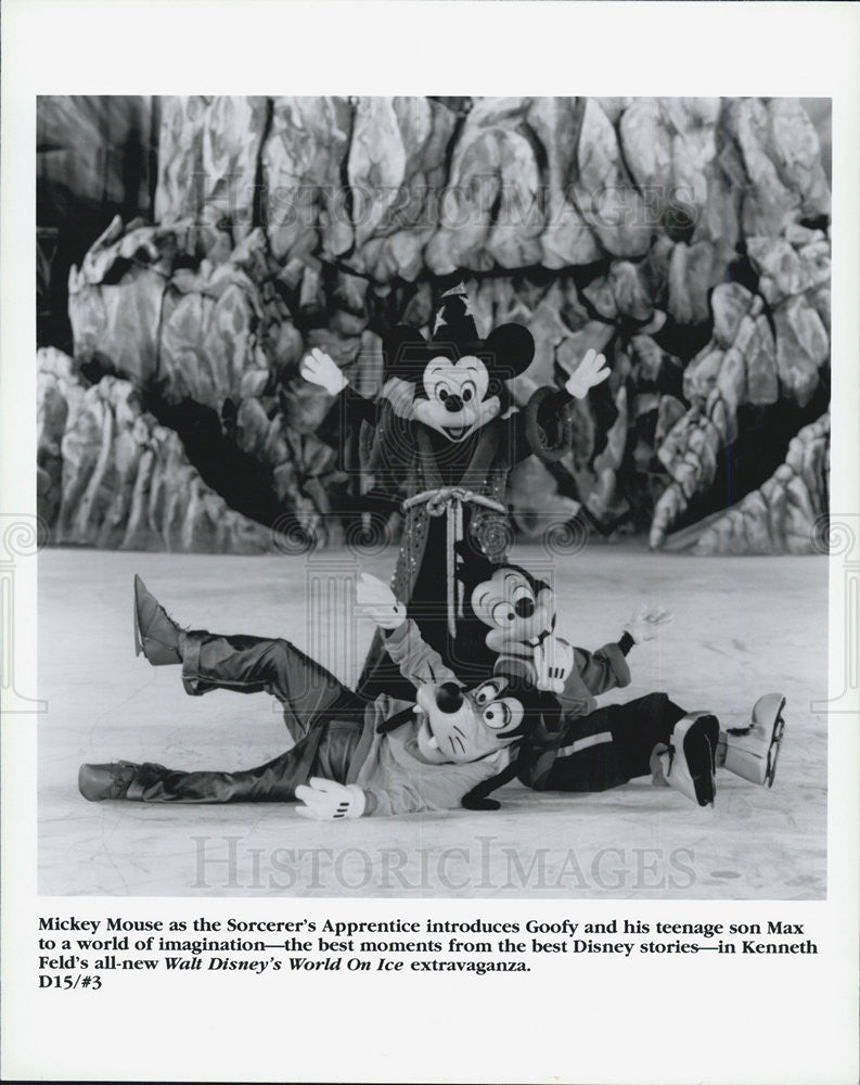 Press Photo Mickey Sorcerer&#39;s Apprentice With Goofy And Max In Disney On Ice - Historic Images