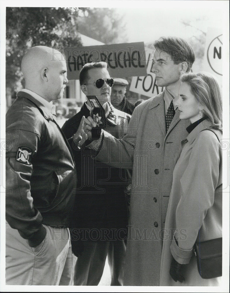 1992 Press Photo Mark Harmon, Marlee Matlin in &quot;Reasonable Doubts&quot; - Historic Images