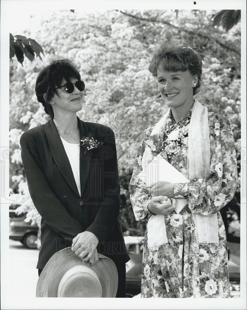 Press Photo  Judy Davis and Glen Close - Historic Images