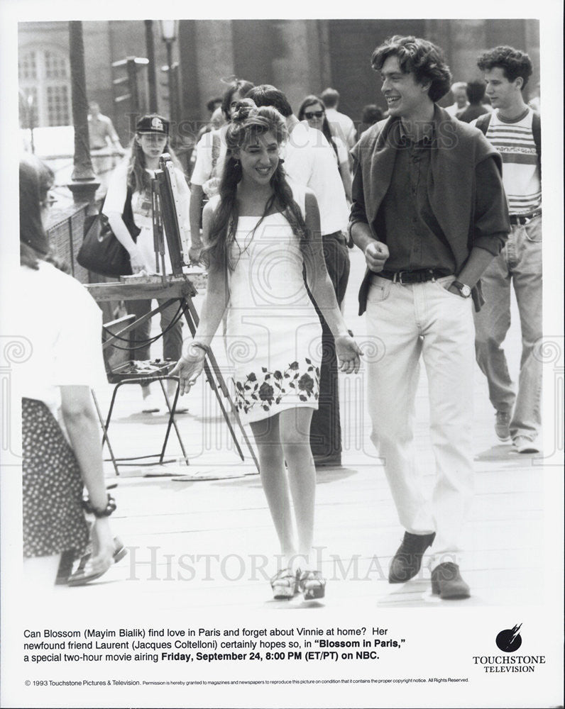 1993 Press Photo Blossom In Paris Film Mayim Blalik Jacques Coltelloni Scene - Historic Images