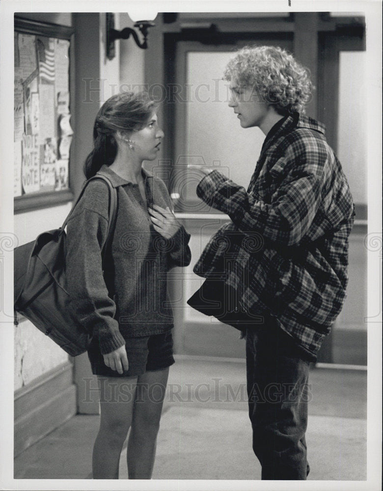 1990  Press Photo Blossom (Mayin Mailik) Finds Gun In Classmates Locker - Historic Images