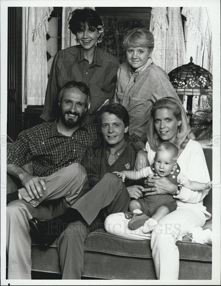 1985 Press Photo Justine Bateman, Tina Yothers, Meredith Baxter Birney, Michael - Historic Images