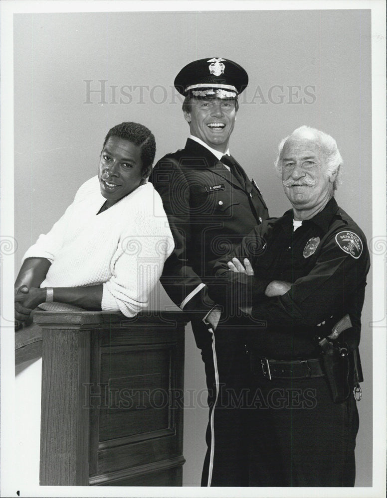 1985 Press Photo &quot;The Last Precinct&quot; Adam West,Keenan Wynn,Ernie Hudson - Historic Images