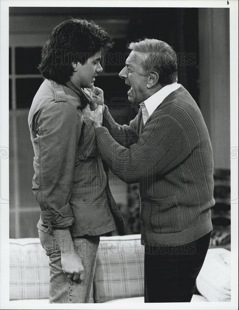 1986 Press Photo Jack Klugman &amp; John Stamos on &quot;You Again&quot; - Historic Images