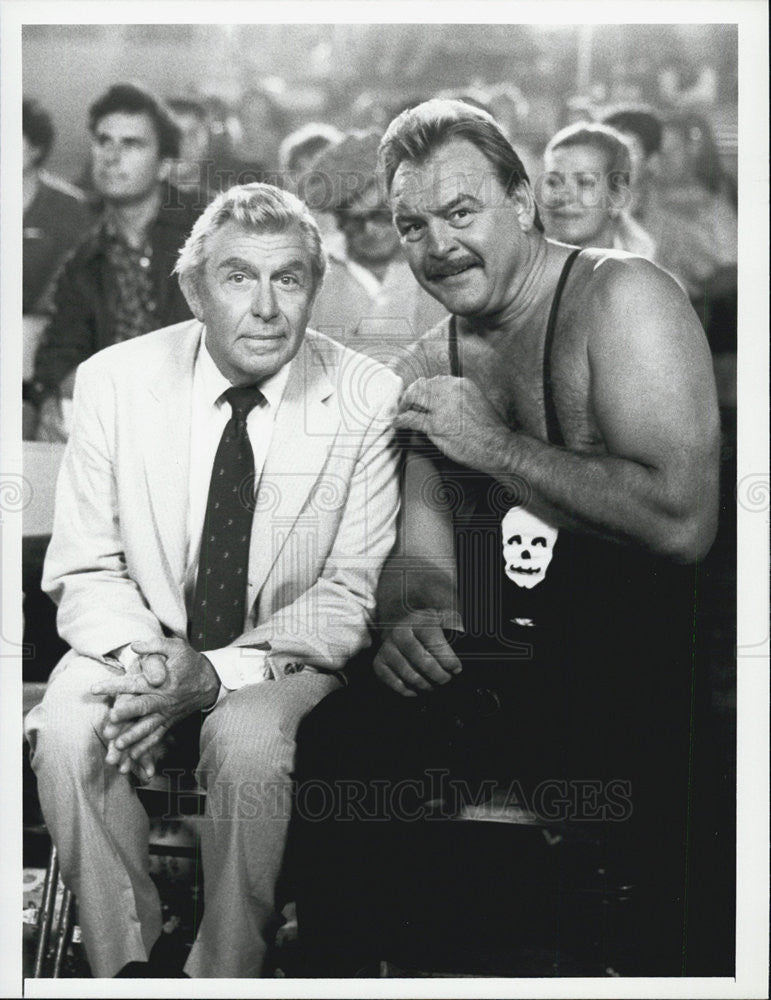 1987 Press Photo Andy Griffith &amp;Dick Butkus on &quot;Matlock&quot; - Historic Images