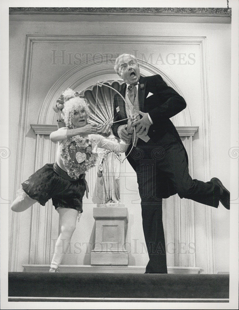 1989 Press Photo Harvey Korman &amp; Cloris Leachman in &quot;When Charles Met Sally&quot; on - Historic Images