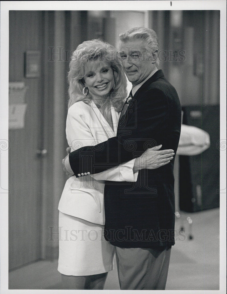 Press Photo Loni Anderson, Richard Mulligan in &quot;Nurses&quot; - Historic Images