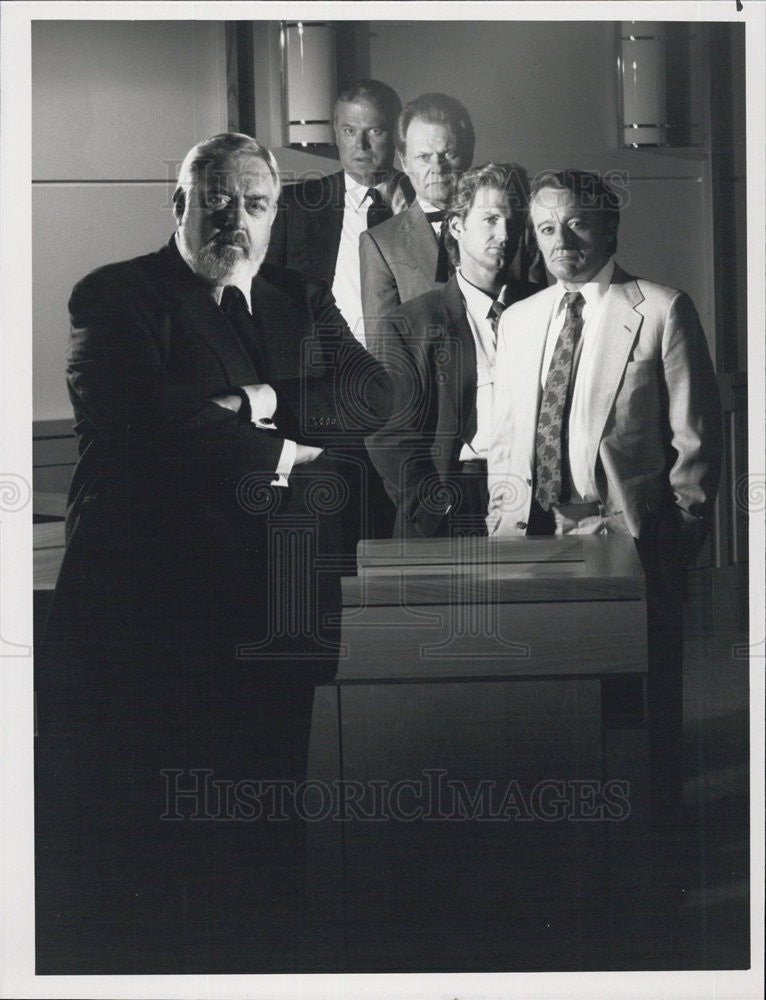 1990 Press Photo Raymond Burr Kevin Tighe Ken Kercheval Jere Burns - Historic Images