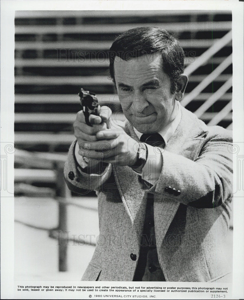 1980 Press Photo Actor And Comedian Don Adams As Maxwell Smart  &quot;The Nude Bomb&quot; - Historic Images